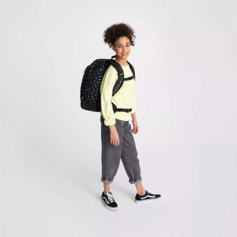 SATCH Schulrucksack AIR in verschiedenen Farben - Lazy Daisy Mädchen seitlich