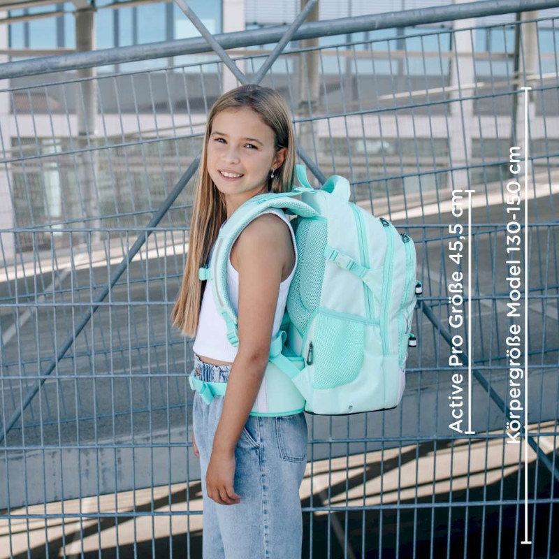 NEOXX Schulrucksack Active Pro Mint to be mit Kind stehend