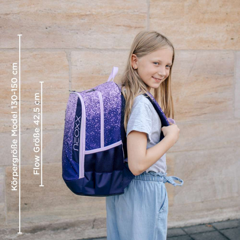 NEOXX Schulrucksack Flow Glitterally perfect mit Kind seitlich