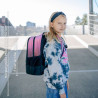 NEOXX Schulrucksack Flow Sweet like sunset mit Kind seitlich