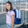 NEOXX Schulrucksack Flow Dreaming of pastel mit Kind seitlich