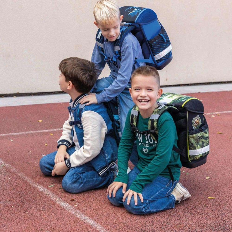 Belmil Schulranzen CLASSY 4 tlg - Lost World Schulkinder mit Schulranzen