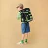 ERGOBAG Schulranzen Set 5 tlg CUBO - CyBär Race Kind mit Schulranzen Rückansicht