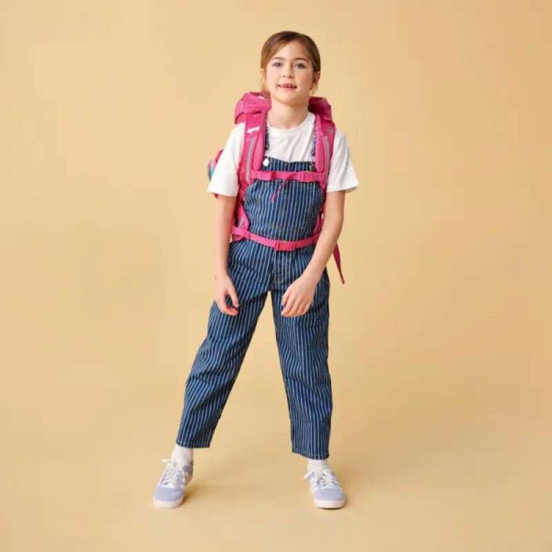 ERGOBAG Schulranzen Set 6 tlg CUBO LIGHT - SternenzauBär Kind mit Schulranzen Front