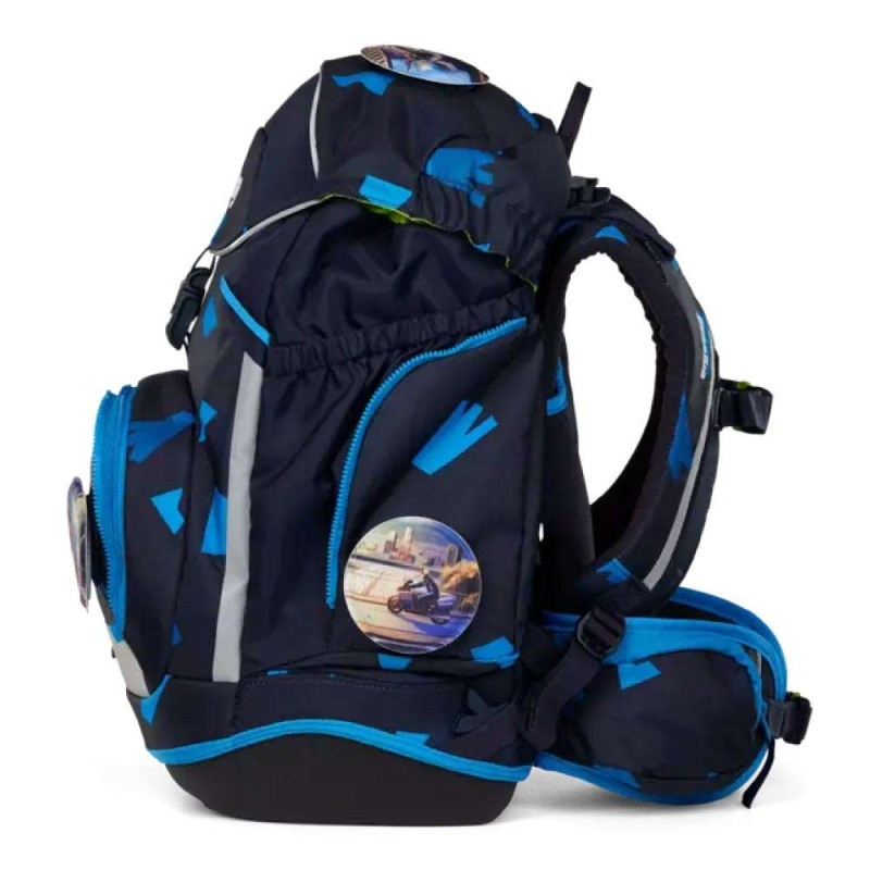 ERGOBAG Schulrucksack Set 6 tlg - VerfolgBärjagd linke Seite