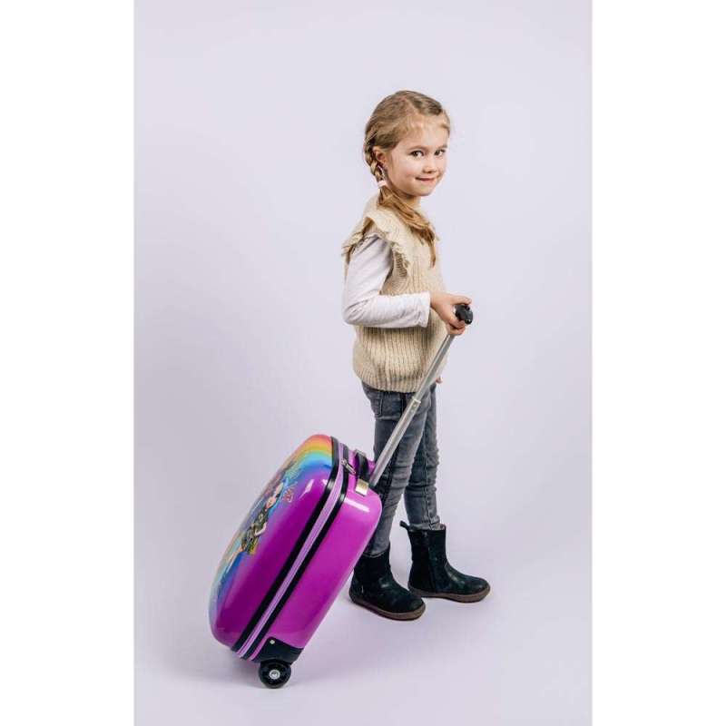 SCOOLI Kinderkoffer Trolley 16' - Rainbow High Kind mit Kinderkoffer seitliche Ansicht