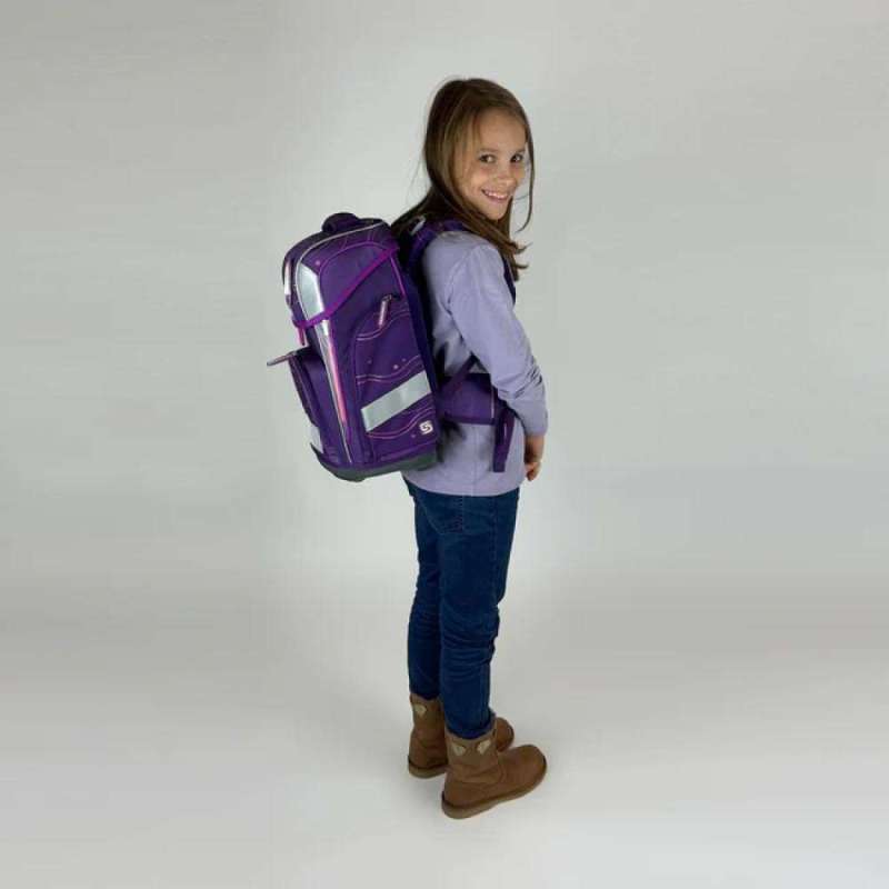 SCHNEIDERS Schulranzen 9 tlg Set ERGOLITE - Purple Dream Kind mit Schulranzen seitliche Rückansicht