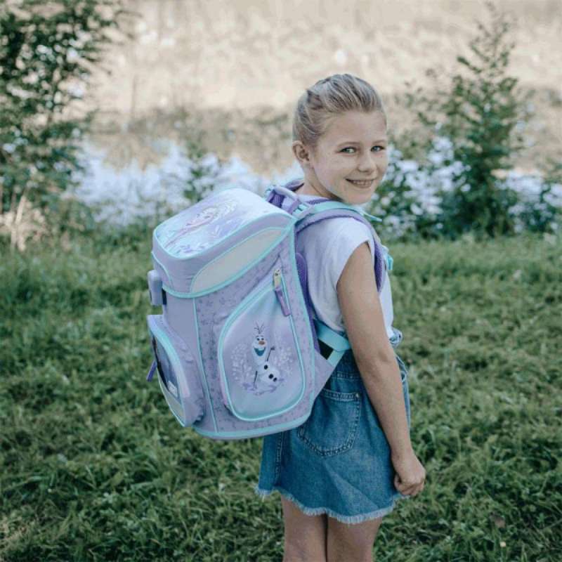 SCOOLI Schulranzen Set EasyFit 5 tlg - Frozen Kind mit Schulranzen Rückansicht