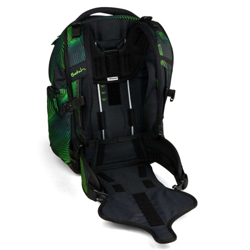 SATCH Schulrucksack MATCH (Modell 2025) - Seismic Green Rückansicht mit Größenangabe