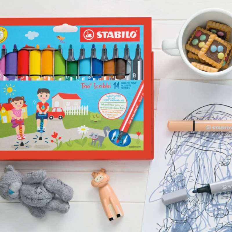 STABILO Filzstift Trio Scribbi Packung mit Stiften auf einem Tisch